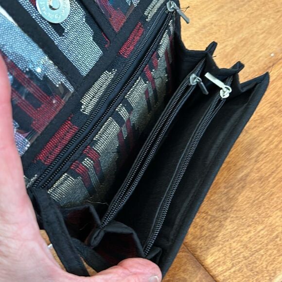 Wallet with snap closure, three zipper pockets and strap - Picture 4 of 8